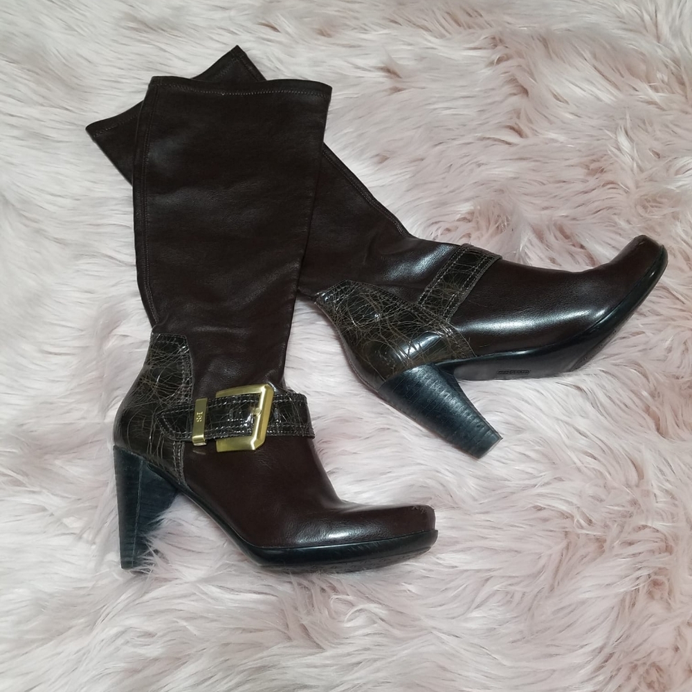 Woman's Boot's